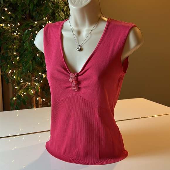 🌺CEST CITY PINK V NECK TOP WITH SEQUINS - SIZE SMALL🌺 - Picture 3 of 13